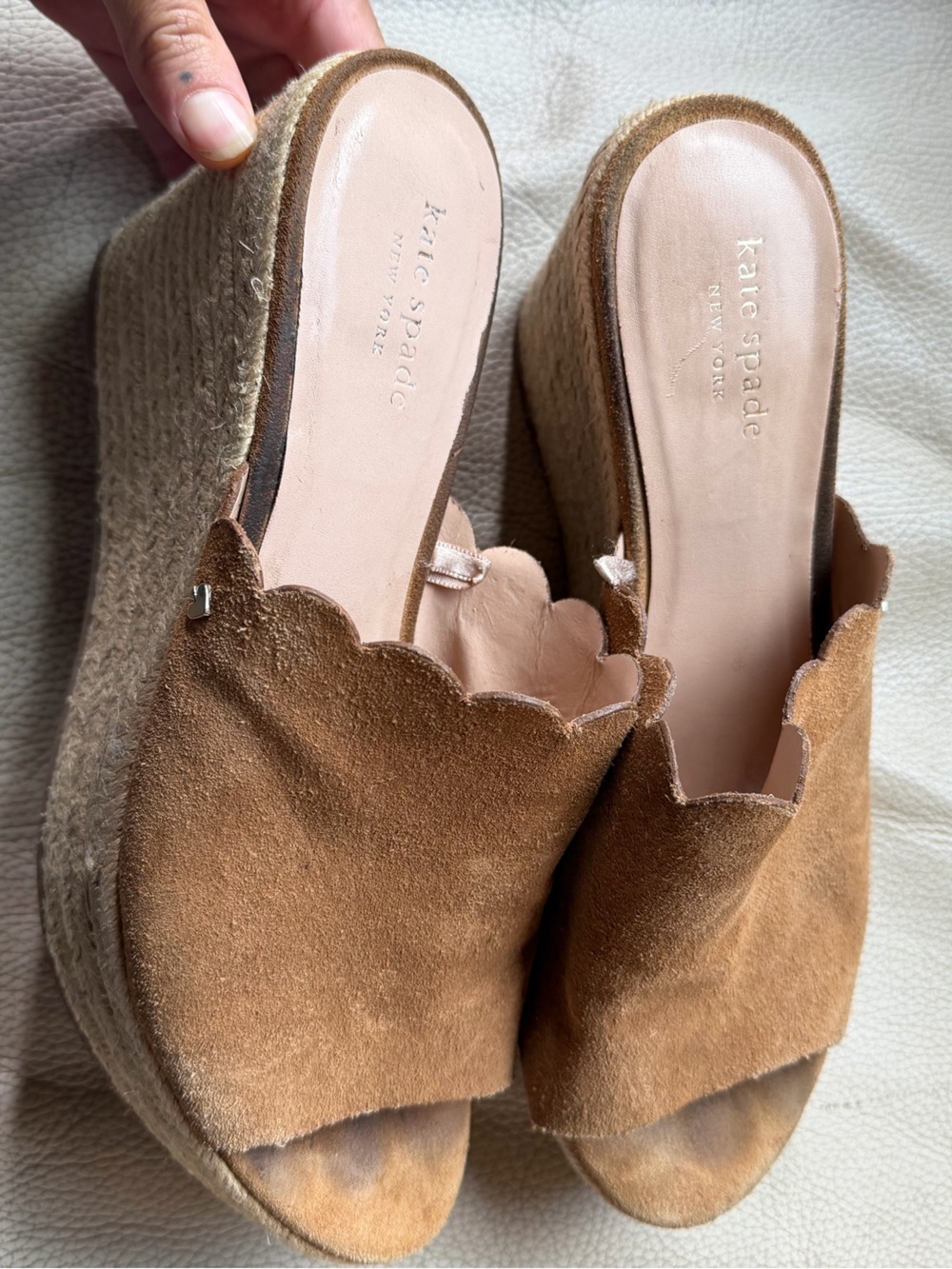 kate spade Tan Suede Scalloped Espadrille Tabby Wedge Mules Size 9